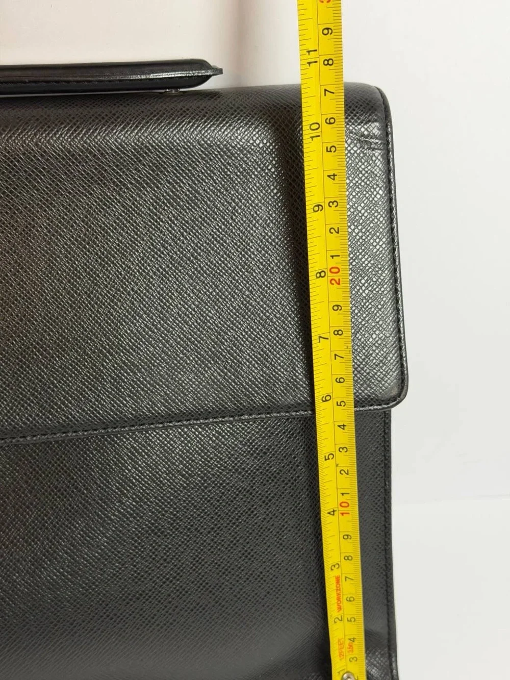 Louis Vuitton Taiga Porte-Documents Angara Briefcase